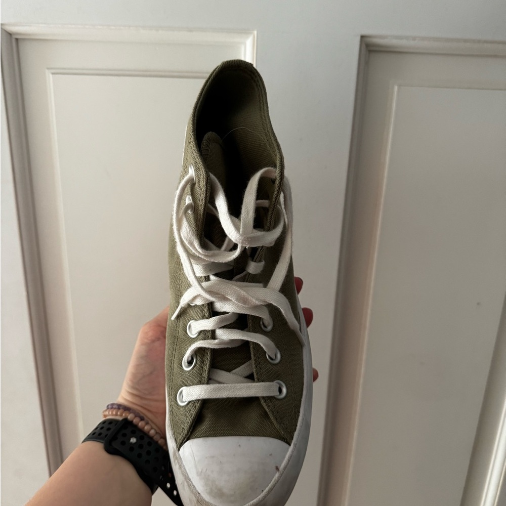 Platform Converse - image 2